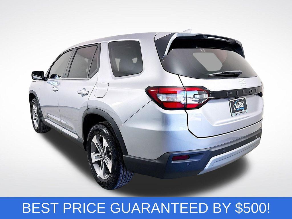new 2025 Honda Pilot car, priced at $39,074
