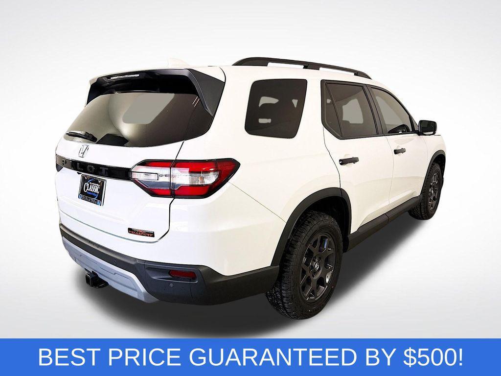 new 2025 Honda Pilot car, priced at $48,100