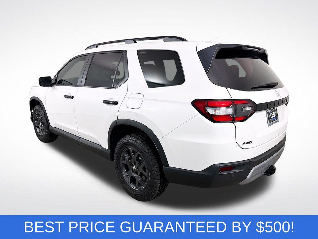 new 2025 Honda Pilot car, priced at $48,100