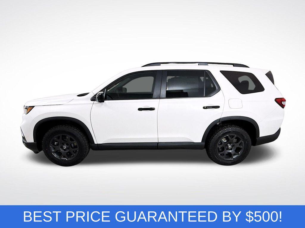 new 2025 Honda Pilot car, priced at $48,100