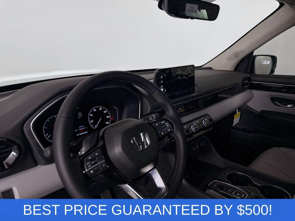 new 2025 Honda Pilot car, priced at $39,047