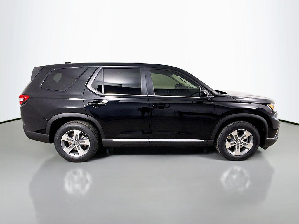 new 2025 Honda Pilot car, priced at $42,299
