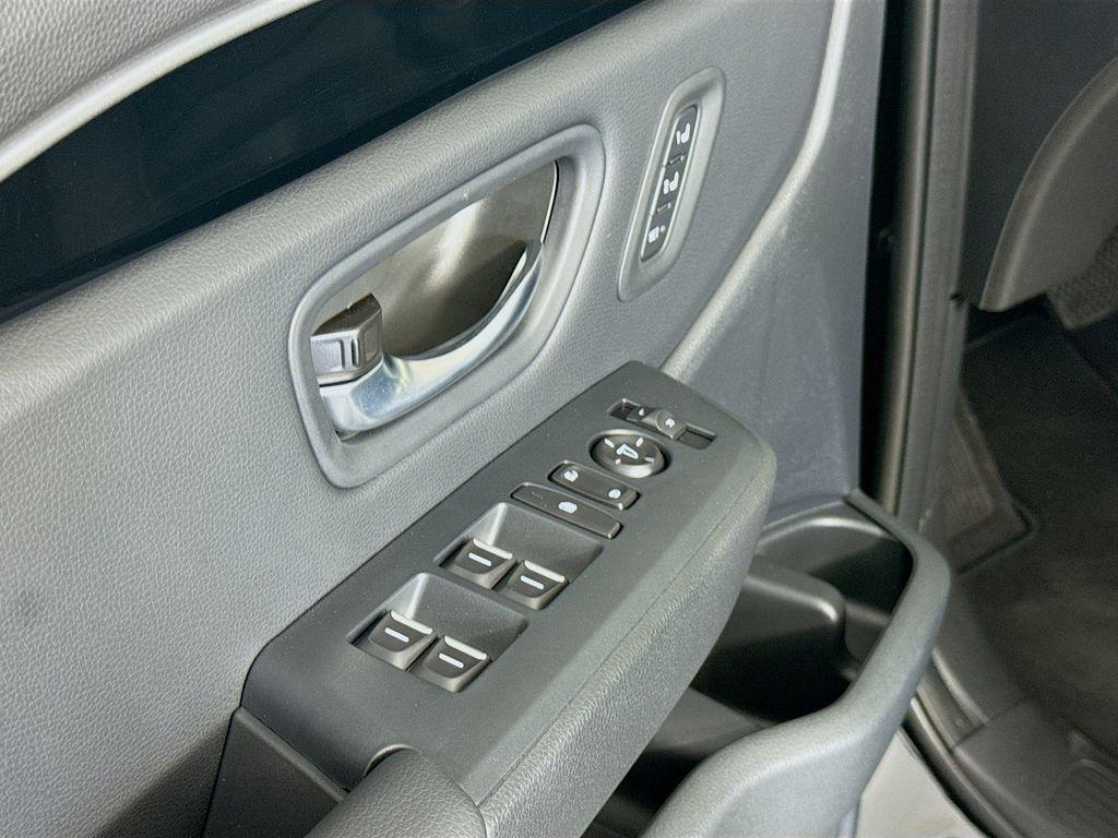 new 2025 Honda Pilot car, priced at $42,299