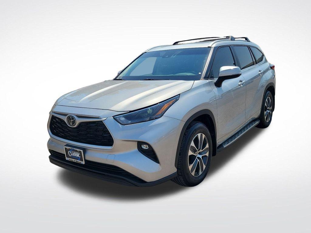 used 2023 Toyota Highlander car, priced at $35,000