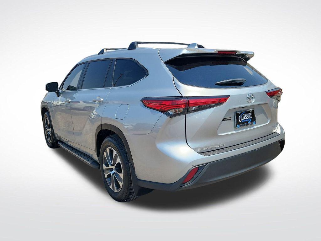 used 2023 Toyota Highlander car, priced at $35,000