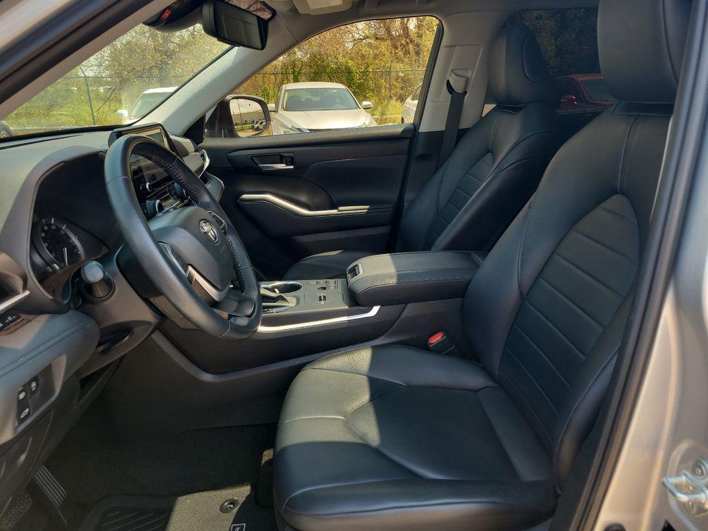 used 2023 Toyota Highlander car, priced at $35,000