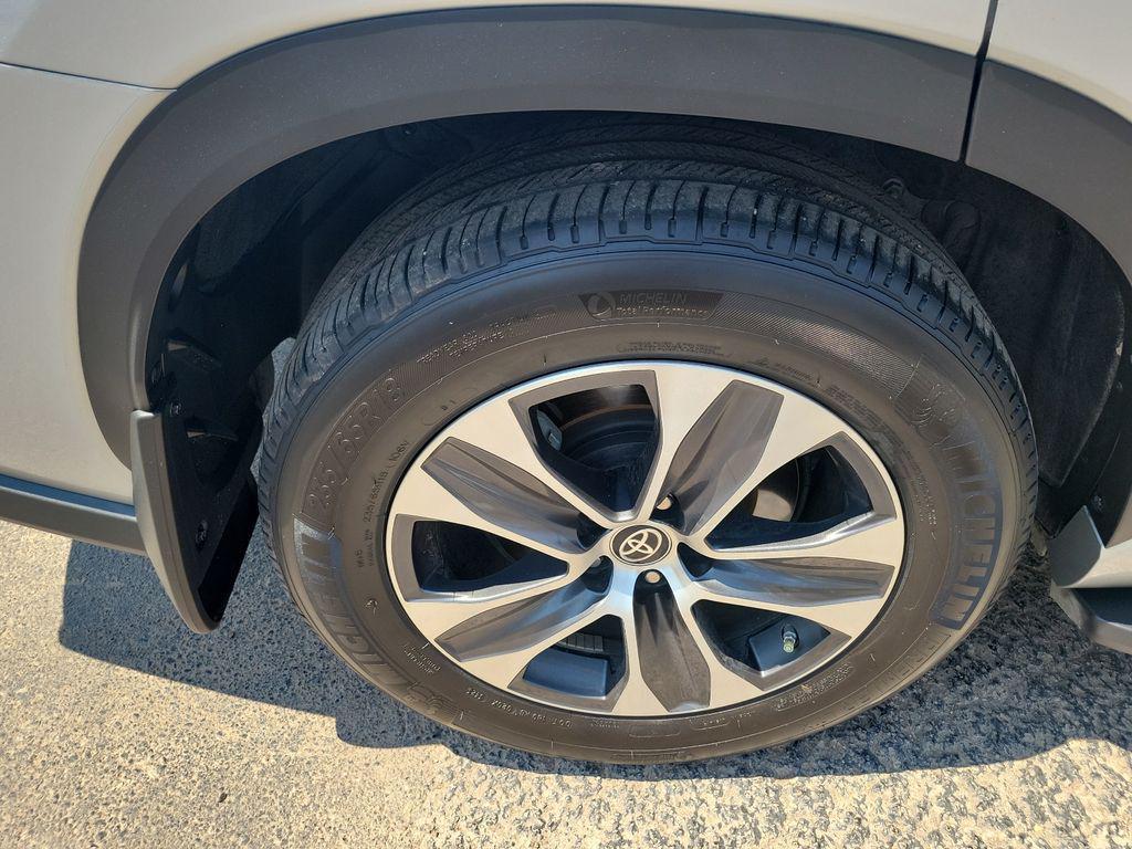 used 2023 Toyota Highlander car, priced at $35,000