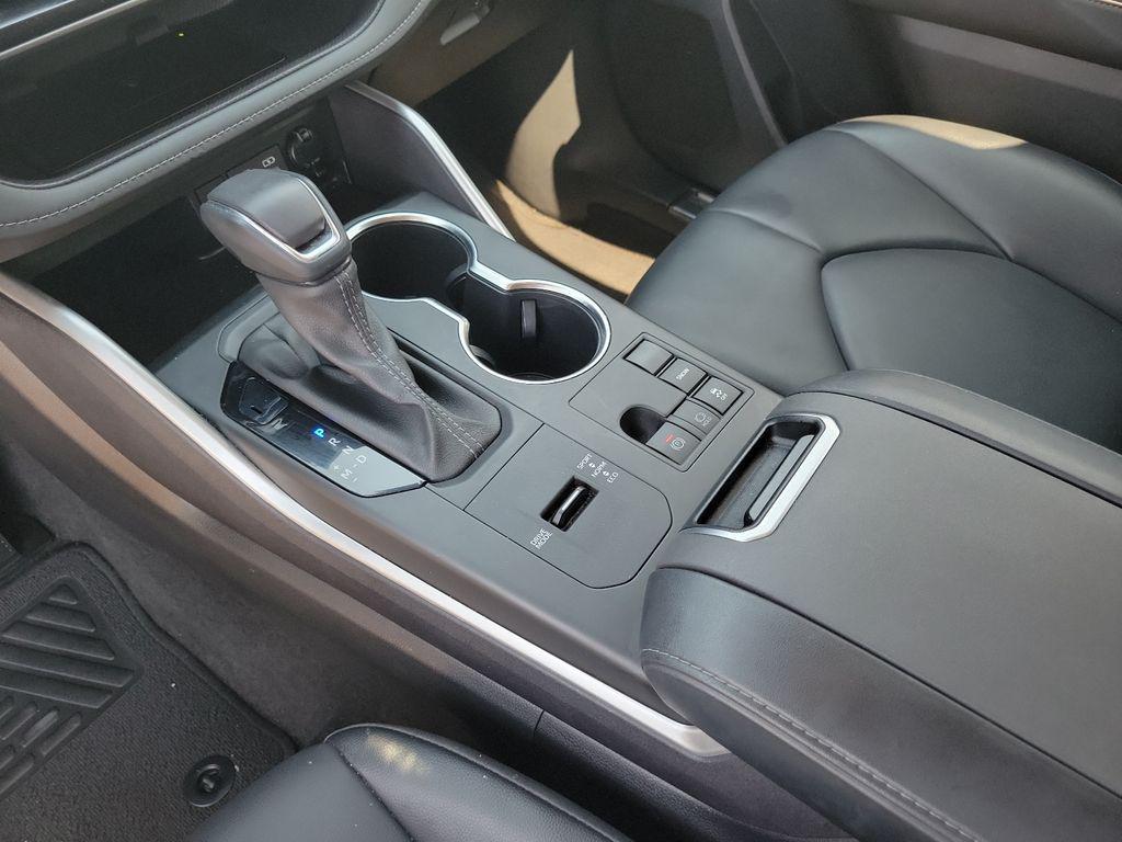 used 2023 Toyota Highlander car, priced at $35,000