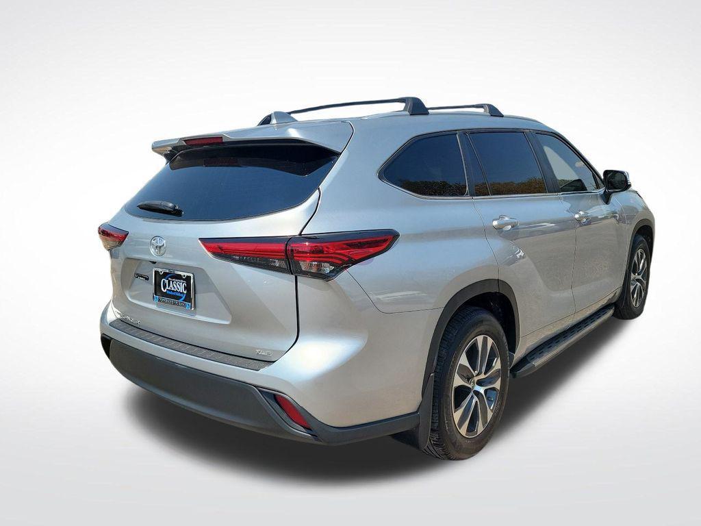 used 2023 Toyota Highlander car, priced at $35,000