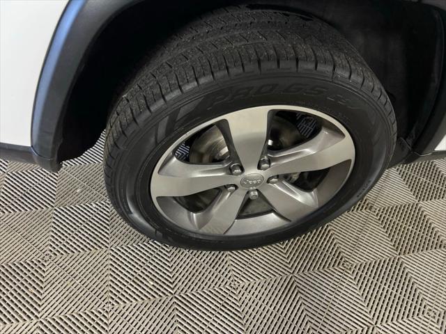 used 2015 Jeep Grand Cherokee car, priced at $15,224