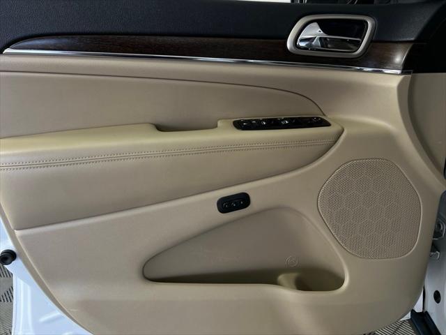 used 2015 Jeep Grand Cherokee car, priced at $15,224
