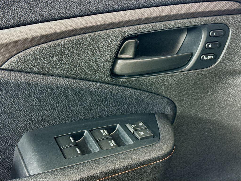 used 2022 Honda Passport car, priced at $31,268