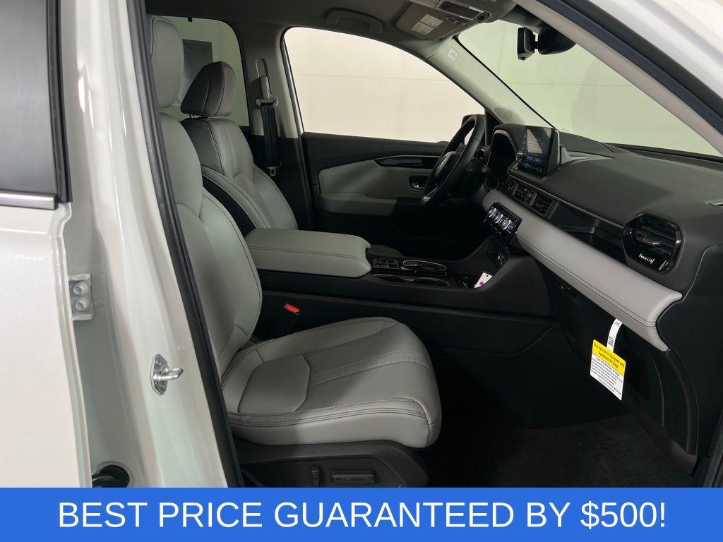 new 2025 Honda Pilot car, priced at $42,945