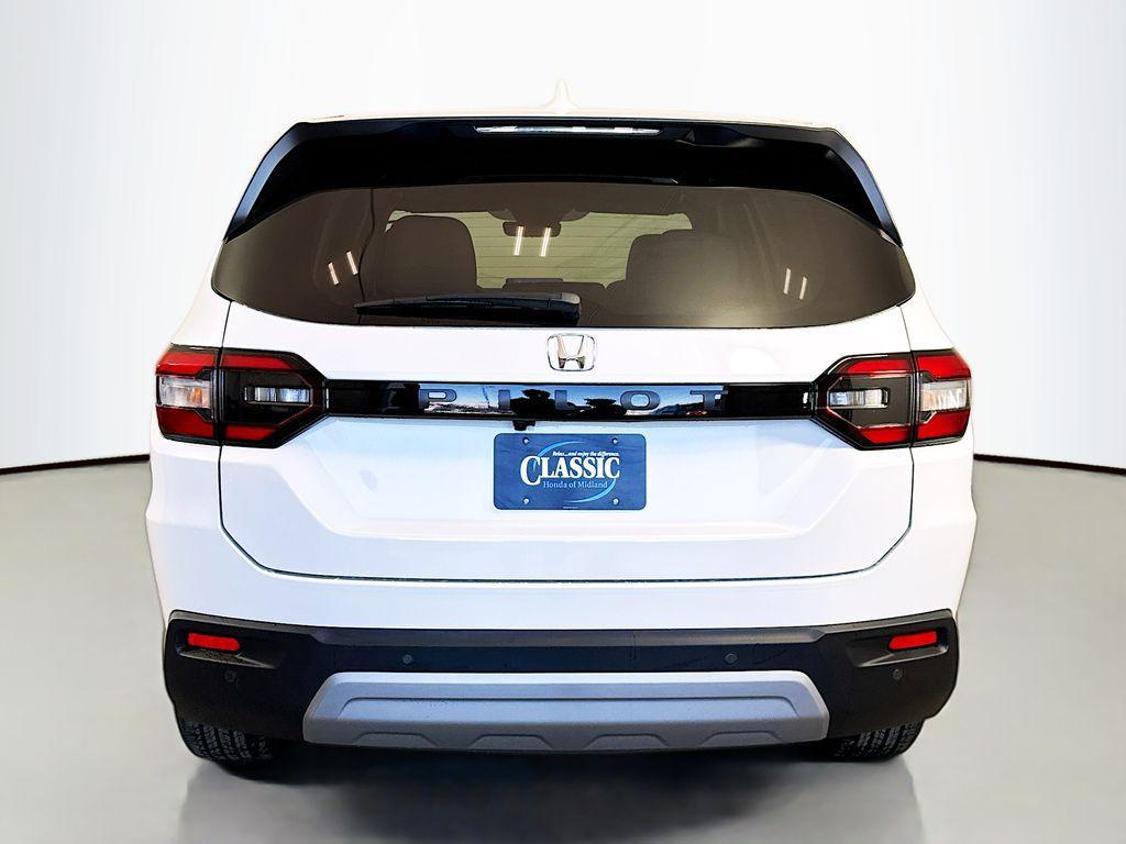 new 2025 Honda Pilot car, priced at $43,273