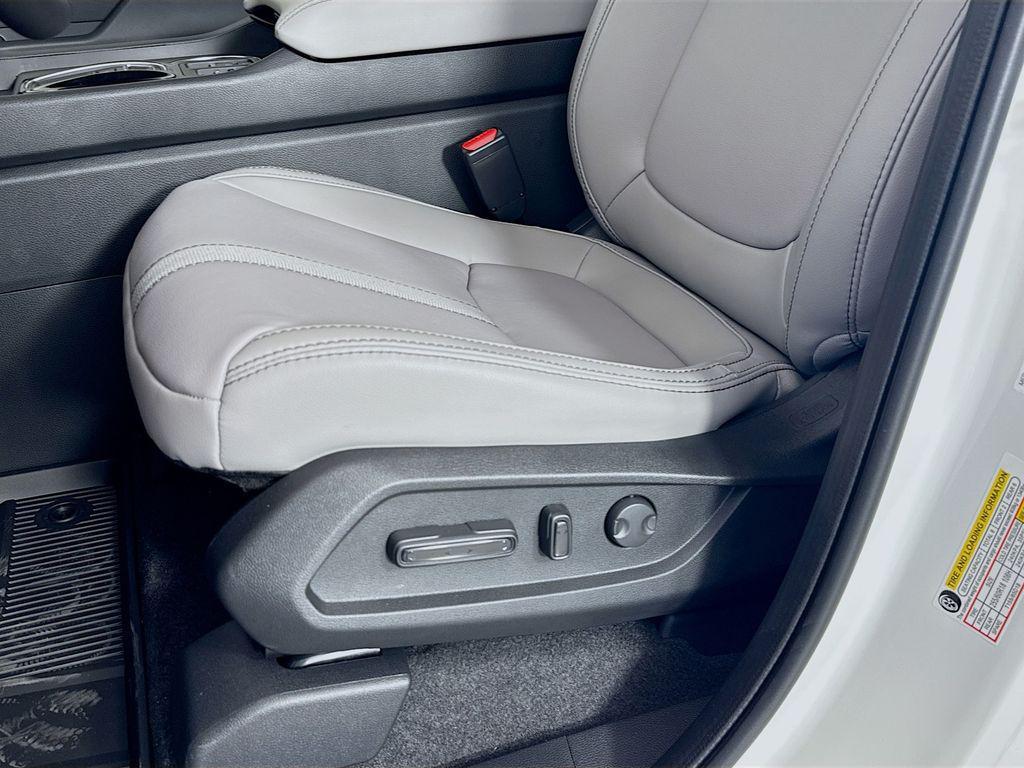 new 2025 Honda Pilot car, priced at $43,273