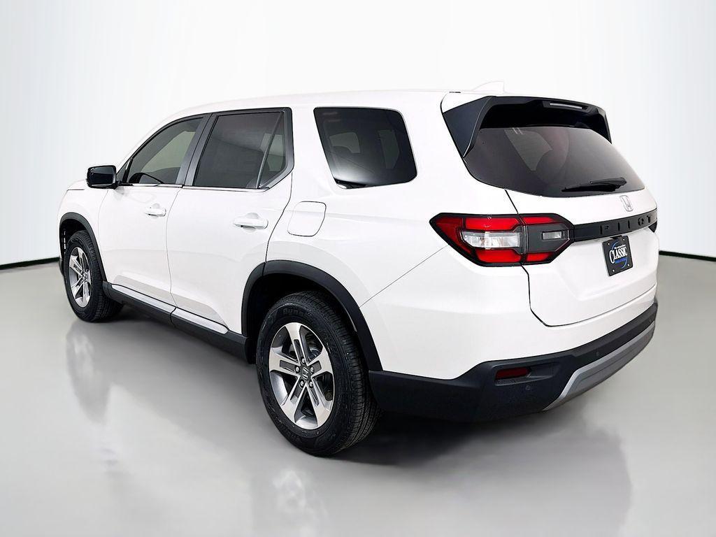 new 2025 Honda Pilot car, priced at $43,273