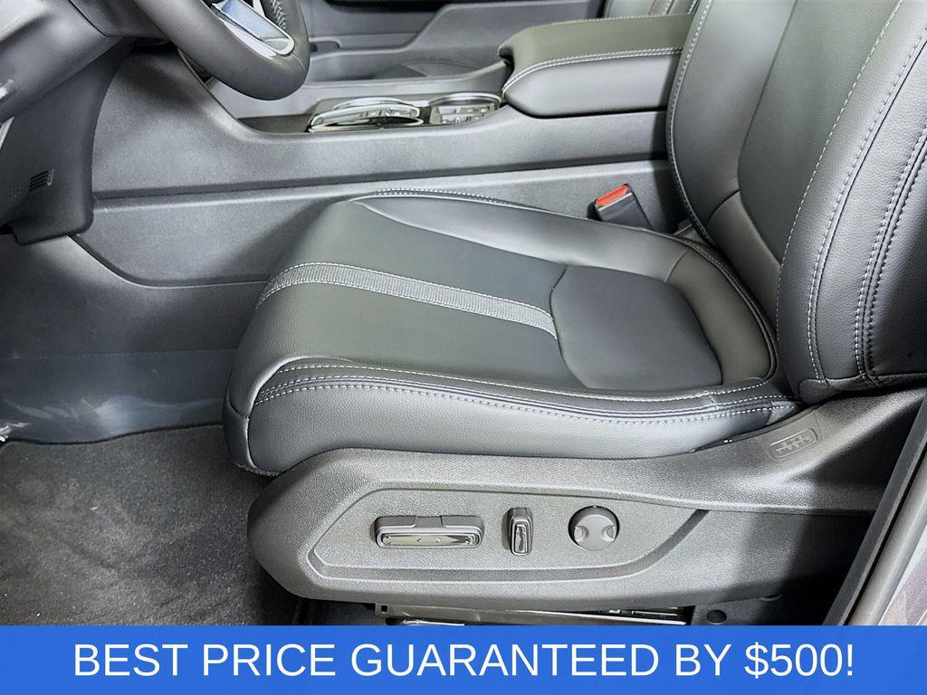 new 2025 Honda Pilot car, priced at $39,015