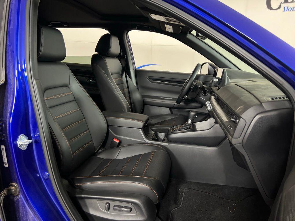 used 2025 Honda CR-V Hybrid car, priced at $35,986