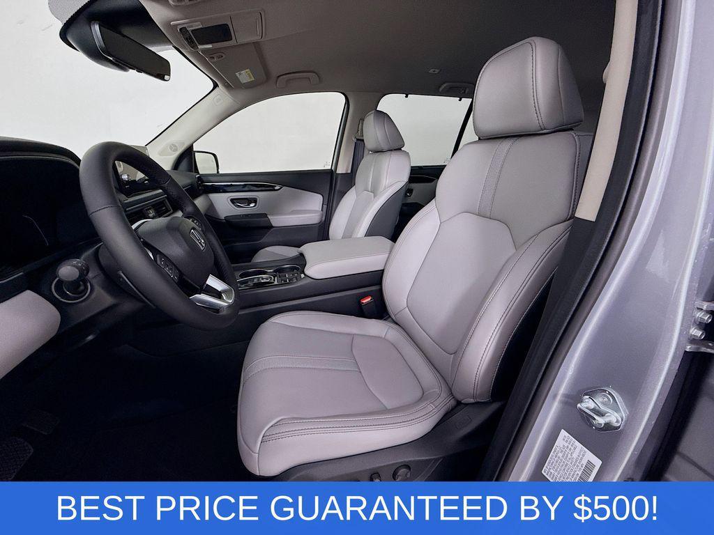 new 2025 Honda Pilot car, priced at $38,989