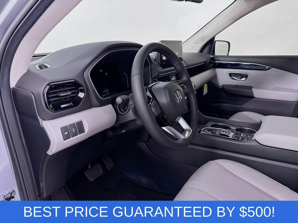 new 2025 Honda Pilot car, priced at $38,989