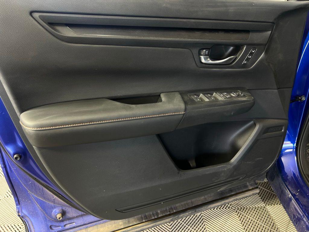 used 2025 Honda CR-V Hybrid car, priced at $32,294