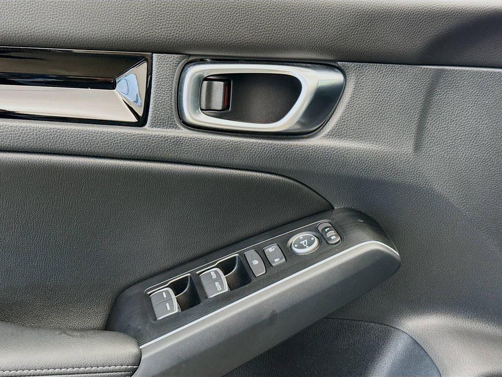 used 2025 Honda Civic Hybrid car, priced at $29,134