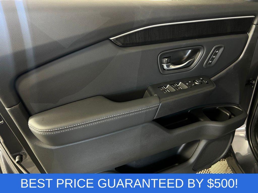 new 2025 Honda Pilot car, priced at $51,280