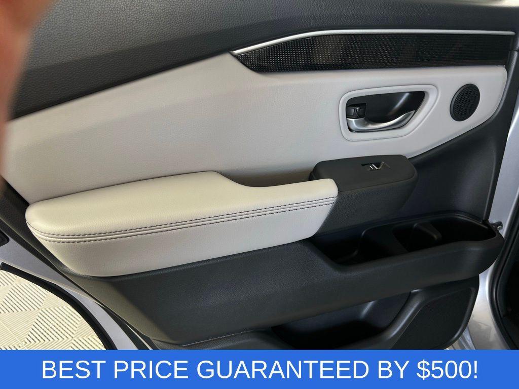 new 2025 Honda Pilot car, priced at $51,280