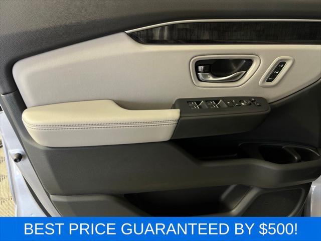 new 2025 Honda Pilot car, priced at $54,530
