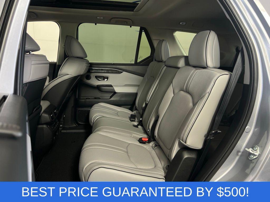 new 2025 Honda Pilot car, priced at $51,280