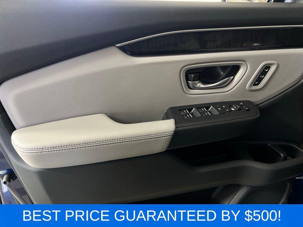 new 2025 Honda Pilot car, priced at $52,075