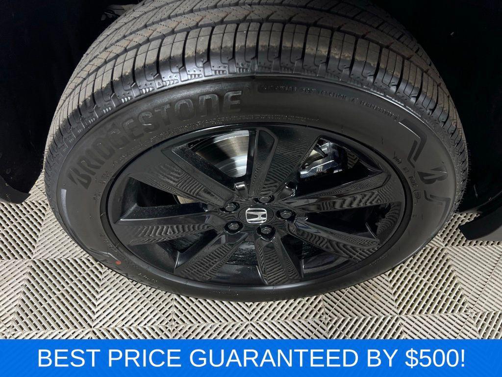 new 2025 Honda Pilot car, priced at $54,715
