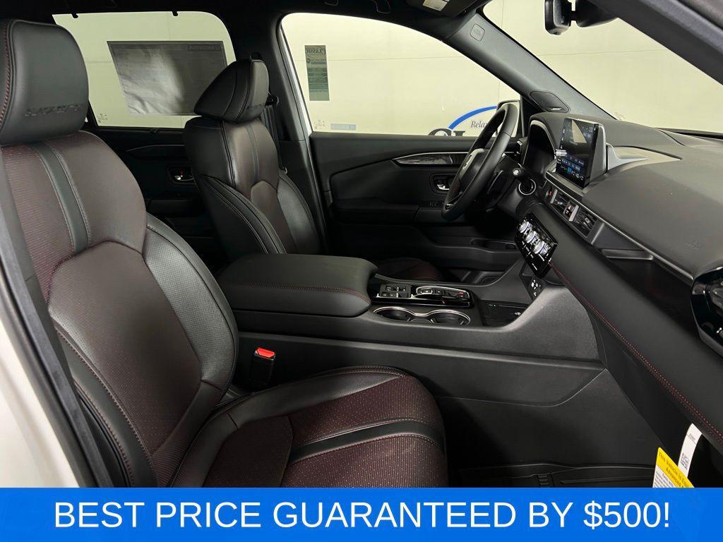 new 2025 Honda Pilot car, priced at $54,715