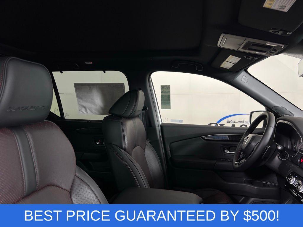 new 2025 Honda Pilot car, priced at $54,715
