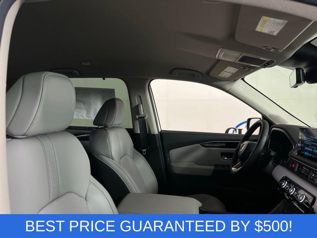 new 2025 Honda Pilot car, priced at $45,005