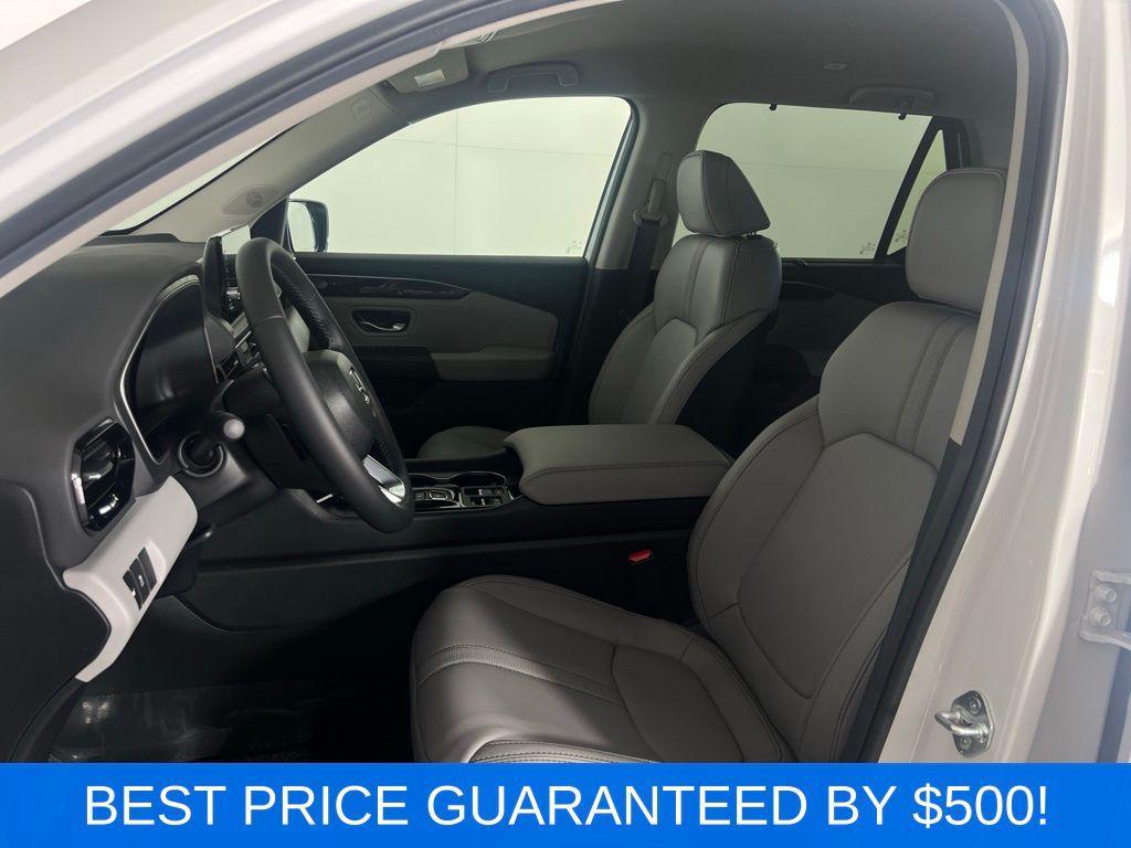 new 2025 Honda Pilot car, priced at $45,005