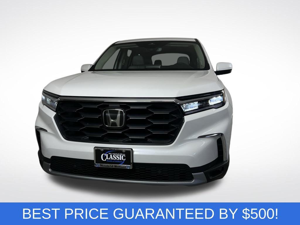 new 2025 Honda Pilot car, priced at $45,005