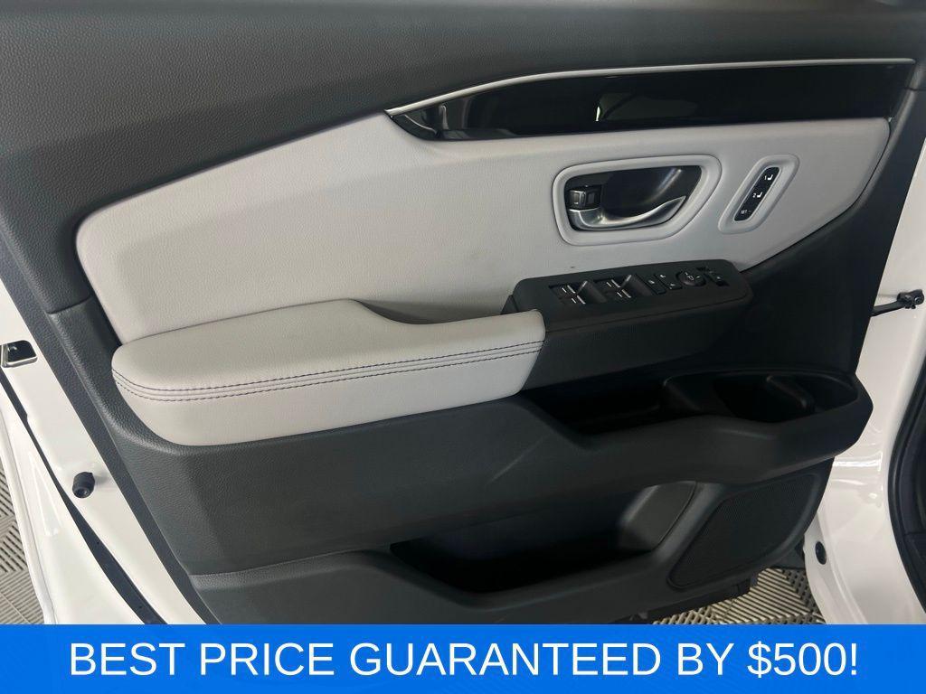 new 2025 Honda Pilot car, priced at $45,005