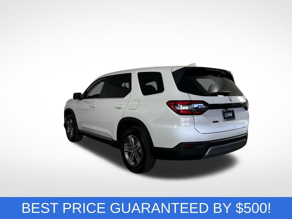 new 2025 Honda Pilot car, priced at $45,005