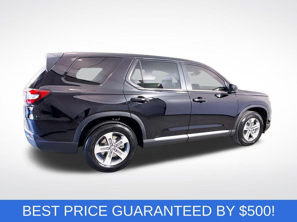 new 2025 Honda Pilot car, priced at $39,052