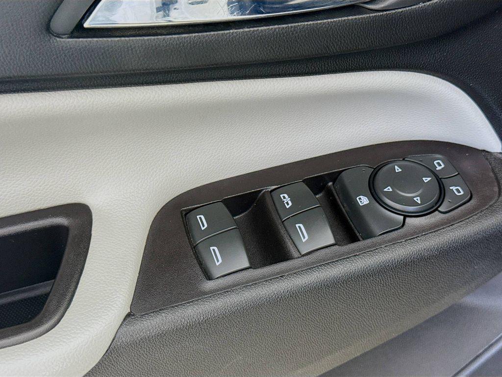 used 2022 Chevrolet Equinox car, priced at $17,947