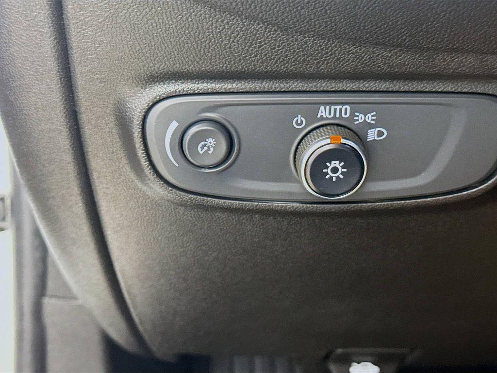 used 2022 Chevrolet Equinox car, priced at $17,947