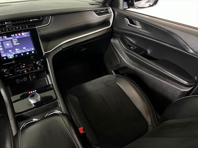 used 2024 Jeep Grand Cherokee car, priced at $33,304