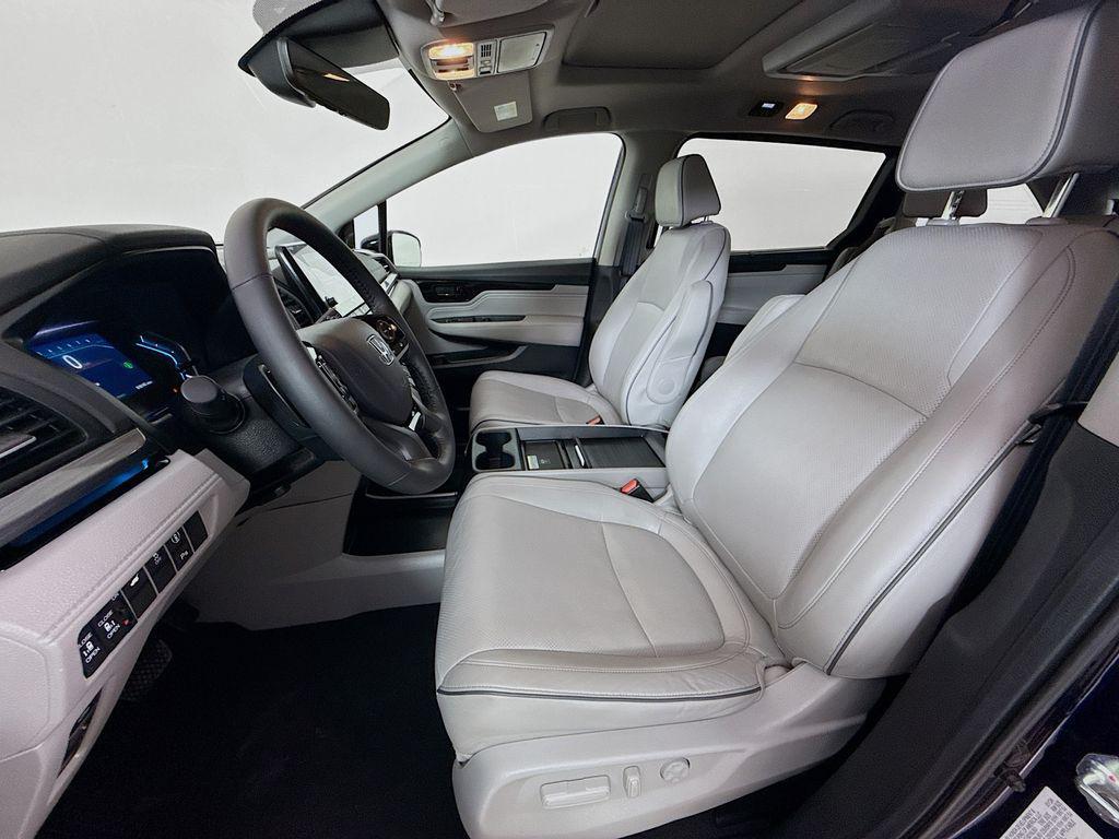used 2024 Honda Odyssey car, priced at $42,864
