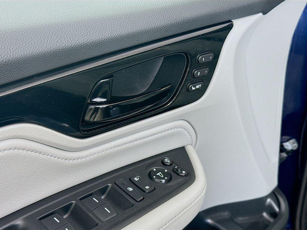 used 2024 Honda Odyssey car, priced at $42,864