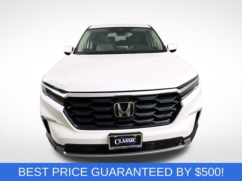 new 2025 Honda Pilot car, priced at $42,200