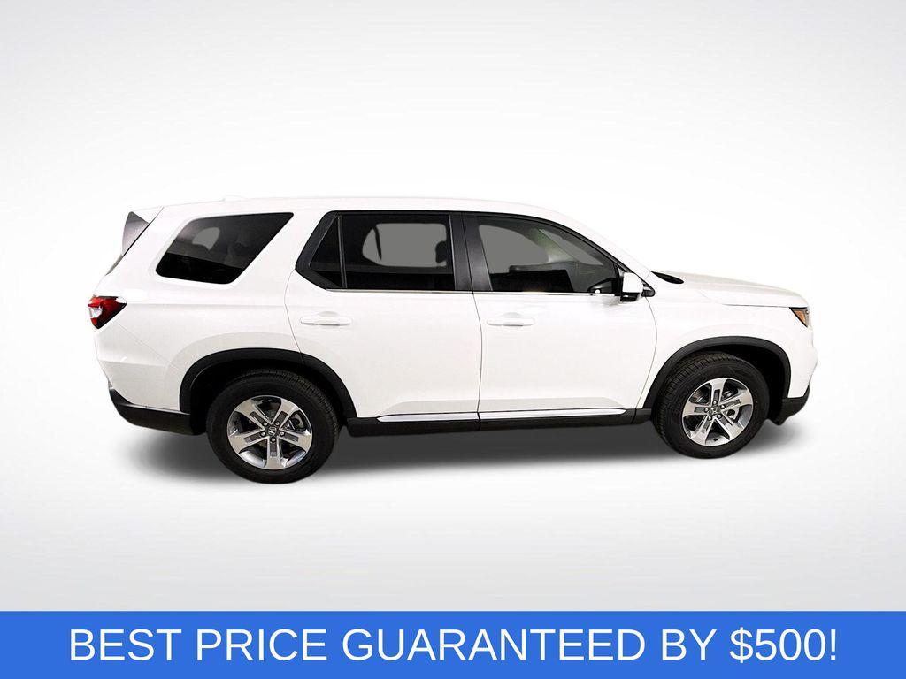 new 2025 Honda Pilot car, priced at $42,200