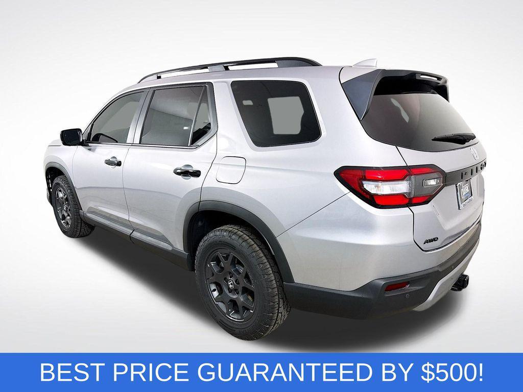 new 2025 Honda Pilot car, priced at $47,645