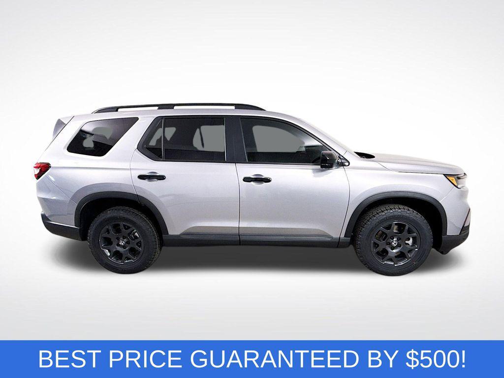 new 2025 Honda Pilot car, priced at $47,645
