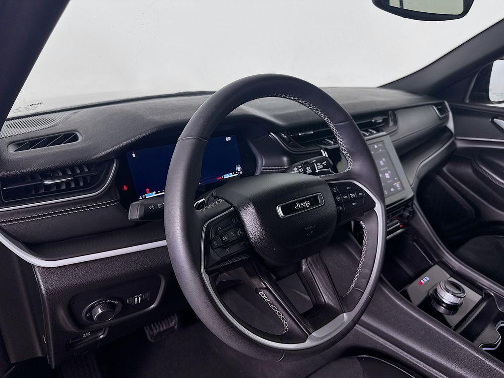 used 2024 Jeep Grand Cherokee L car, priced at $33,319